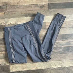 Limited Edition Lululemon Grey Mauve Leggings with side detail 4